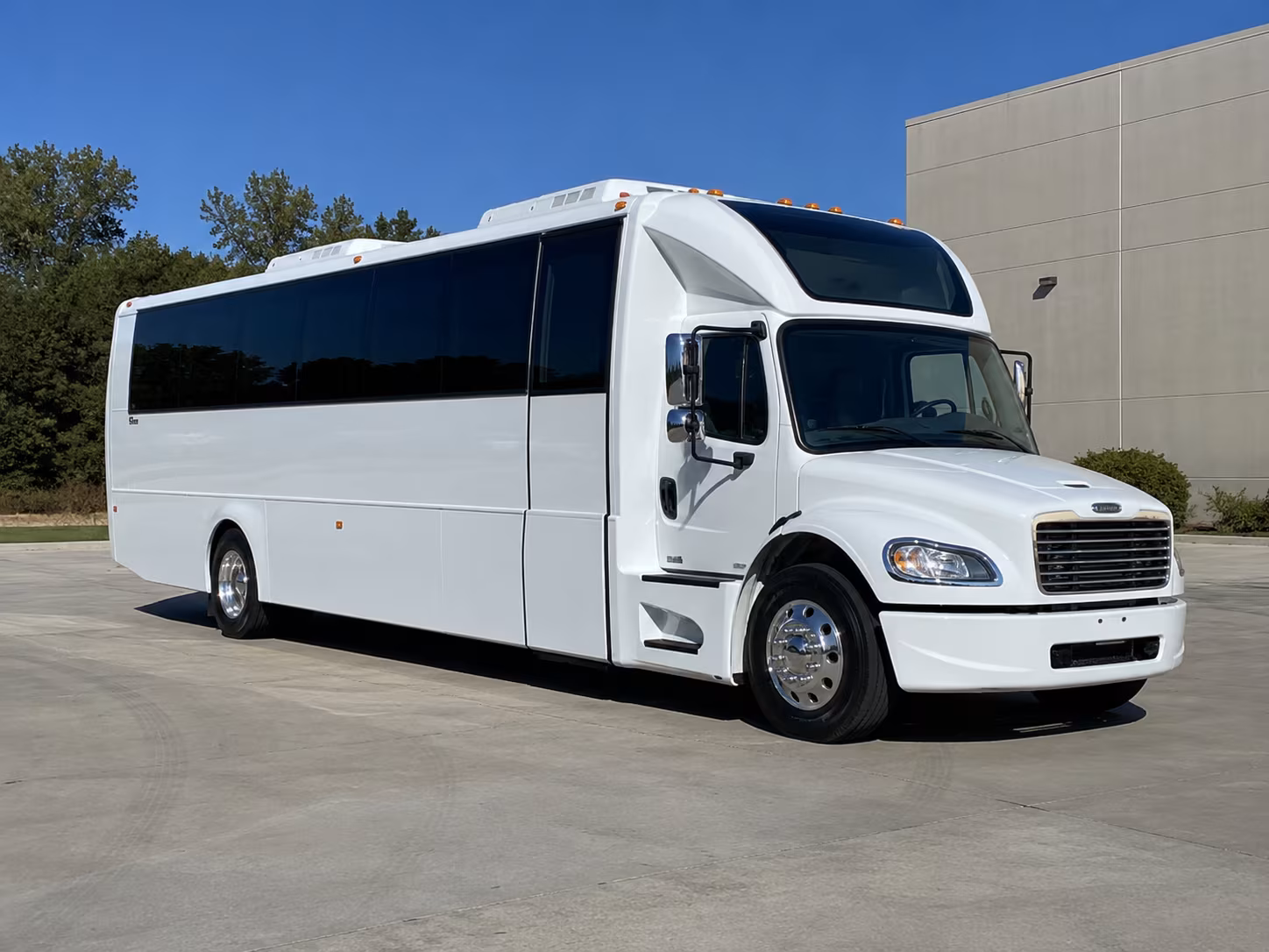 binghamton 28 passenger party bus