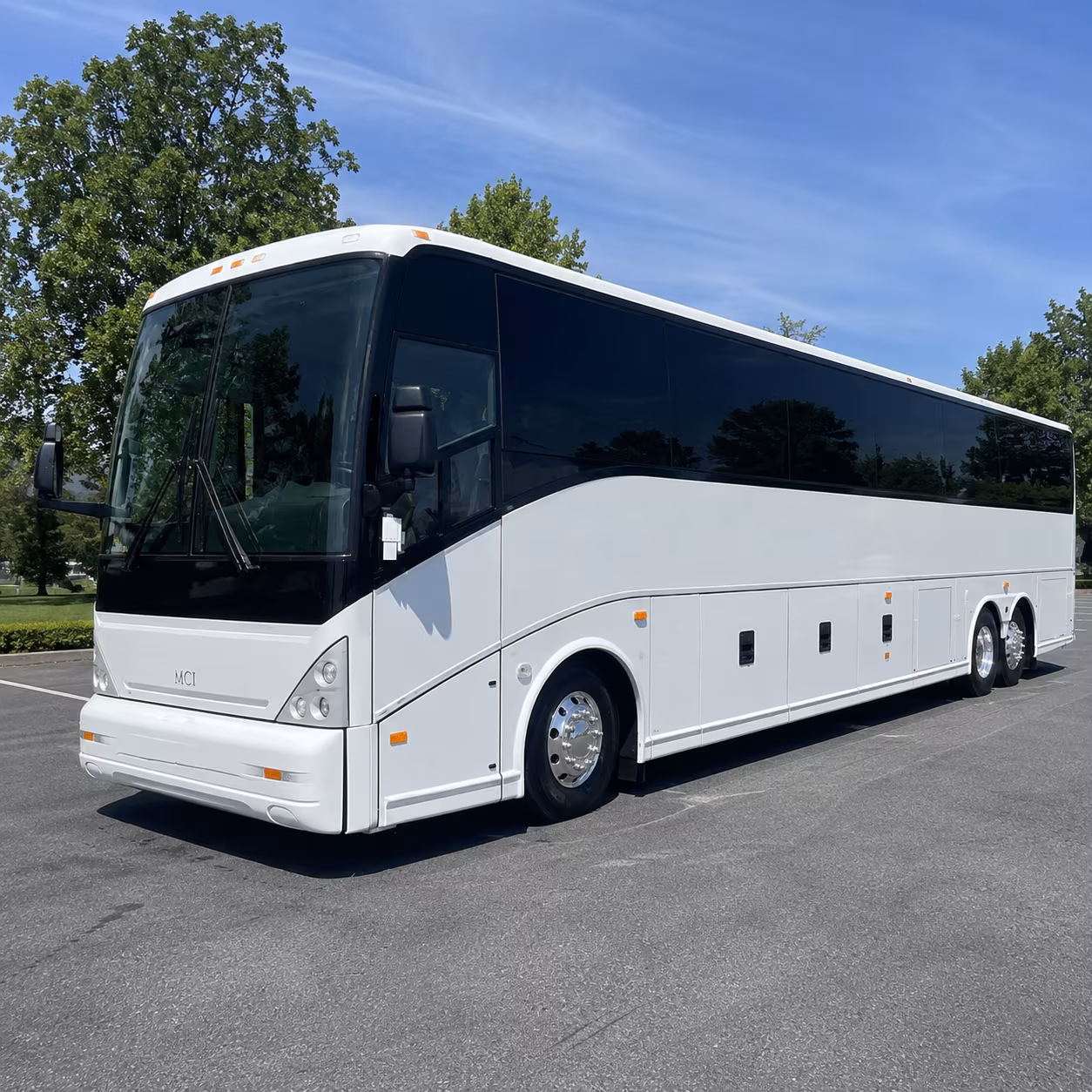 poughkeepsie short and long term charter bus services for poughkeepsie businesses